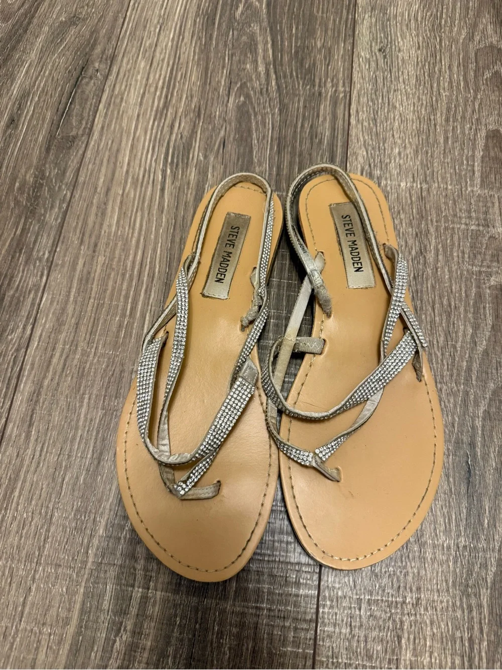 Steve Madden Rhinestone Thong Sandals Women’s Size 7.5 Silver Metallic Flats
